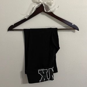 Victoria’s Secret PINK• fold over crop yoga pants